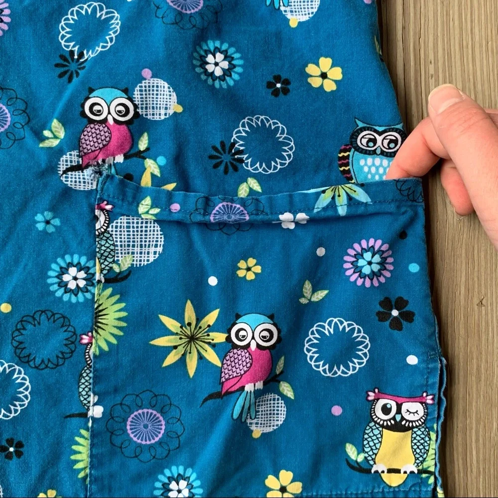 Blue Owl Scrub Top - Picture 3 of 7